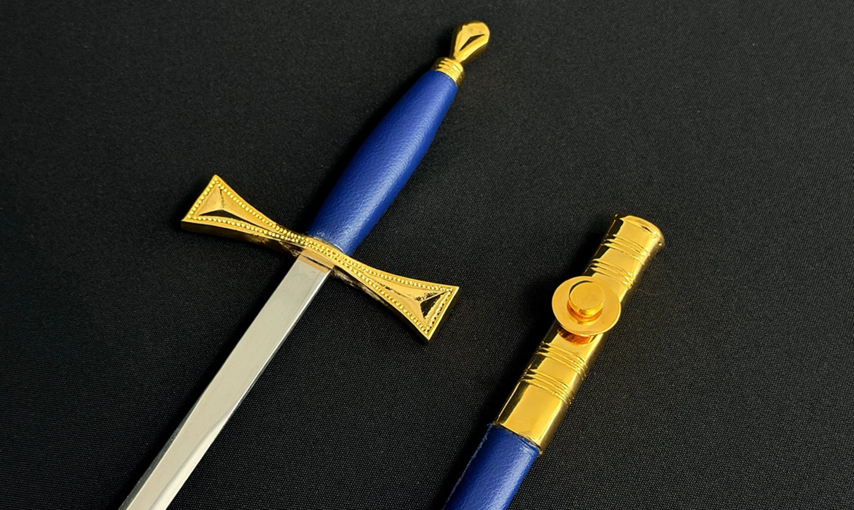 Epée Triangulaire Bleu